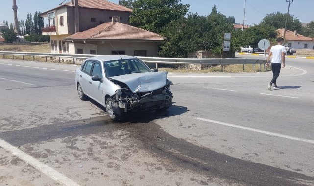 Aynı kavşak, yeni bir kaza: 6 yaralı