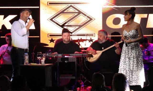 Azka Sahne&#039;de Seccad Mehmedi Rüzgarı