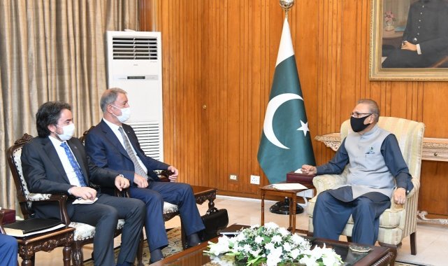 Bakan Akar, Pakistan Cumhurbaşkanı Alvi ile görüştü
