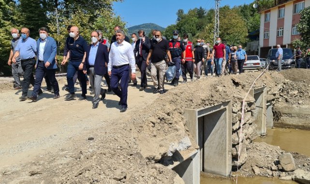 Bakan Karaismailoğlu, Bartın&#039;da sel bölgesinde incelemelerde bulundu