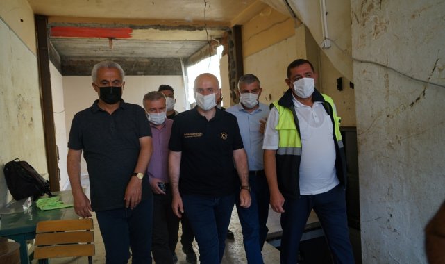 Bakan Karaismailoğlu: &quot;2 ay içerisinde kalıcı köprülerimizi tamamlamak istiyoruz&quot;