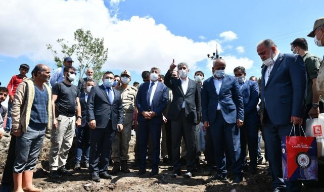 Bakan Yardımcısı İnce: &quot;Selden etkilenen kim varsa karış karış dolaşıp hizmet ediyoruz&quot;