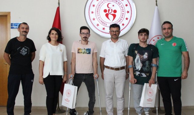 Başarılı halterciler Yazıcı&#039;yı ziyaret etti