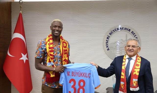 Başkan Büyükkılıç, Kayserispor&#039;un yeni yıldızını ağırladı
