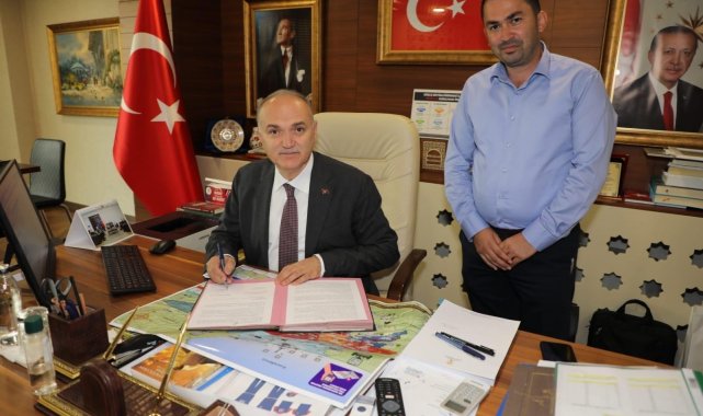 Başkan Faruk Özlü TUBİTAK ile sözleşme imzaladı