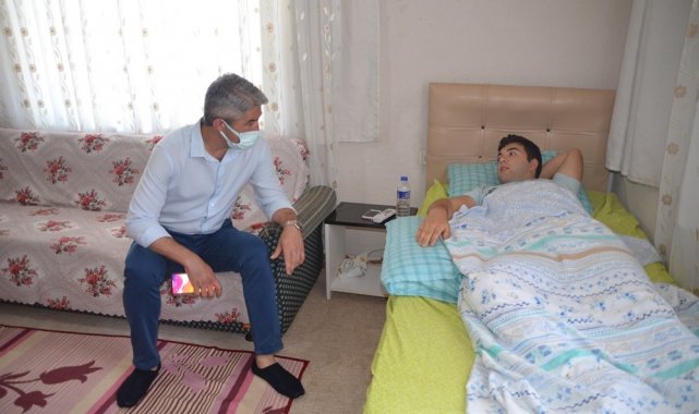 Başkan Oktay&#039;dan yangında yaralanan gence &#039;geçmiş olsun&#039; ziyareti