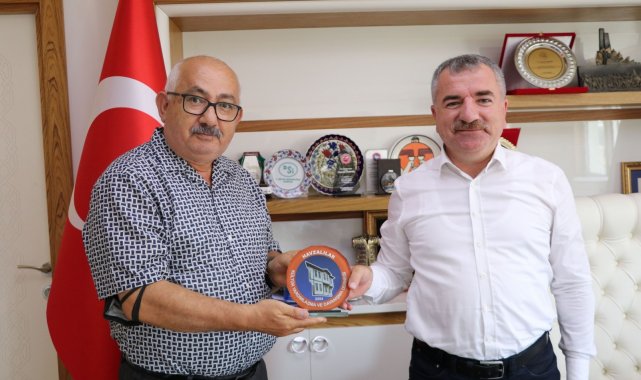 Başkan Özdemir: &quot;Tüm derneklerimizin yanındayız&quot;