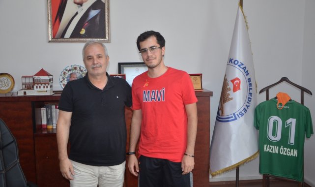 Başkan Özgan, TYT ve AYT Türkiye birincisi Ali Eren Çakıcılı&#039;yı tebrik etti