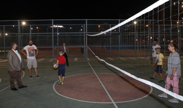 Başkan Yalçın&#039;dan Yenidoğan&#039;da gece mesaisi