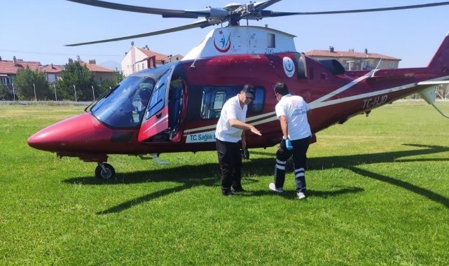 Boğazına bozuk para kaçan çocuk helikopter ambulansla hastaneye götürüldü