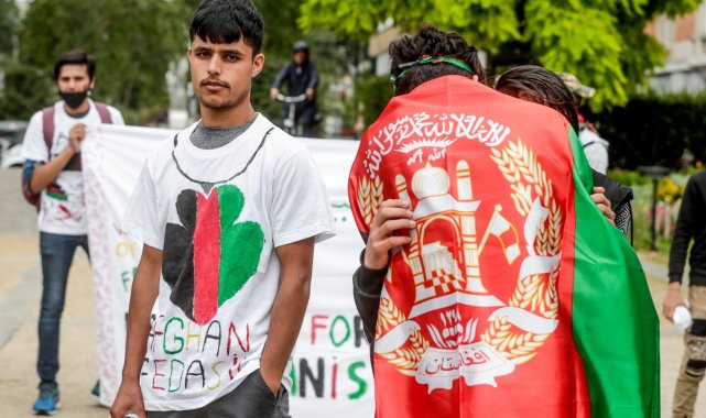 Brüksel'deki Afganlardan Taliban karşıtı protesto