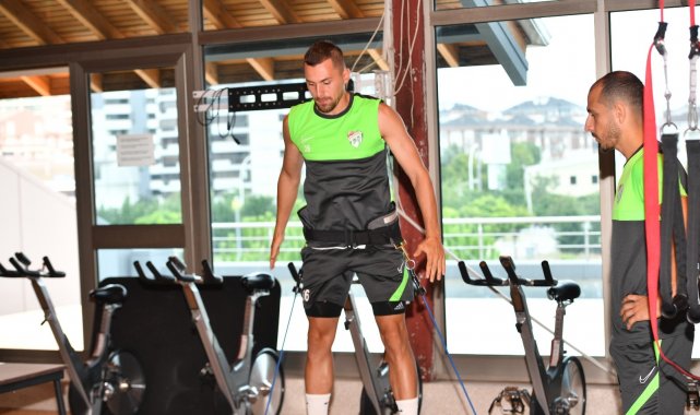 Bursaspor, Erzurumspor maçı hazırlıklarını salonda sürdürdü