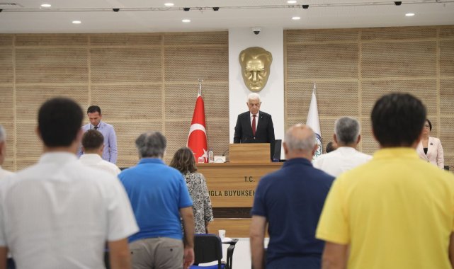 Büyükşehir Meclisi yangın şehitlerini unutmadı