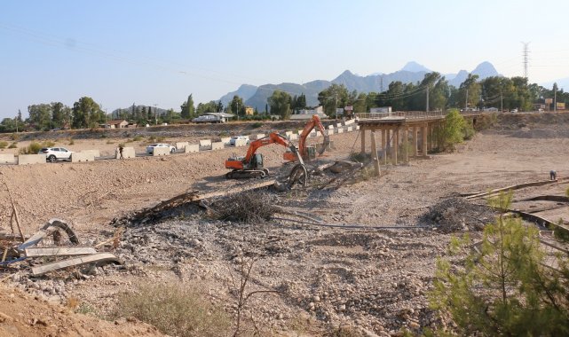 Çakırlar yolu üzerine yeni köprü yapılıyor