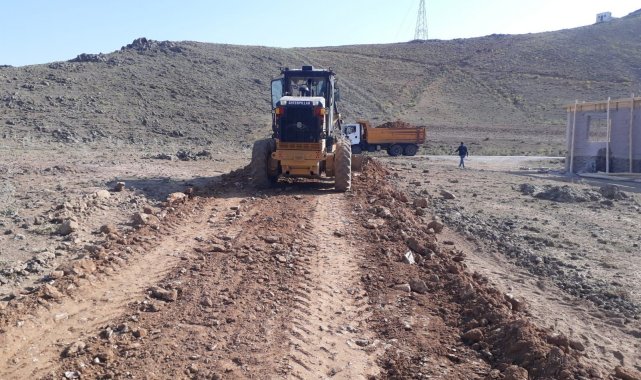 Çaldıran Belediyesi stabilize yol çalışmalarını aralıksız sürdürüyor