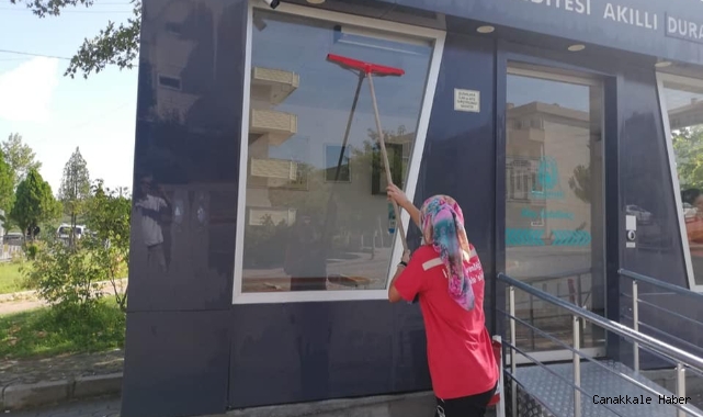 Çan’da akıllı duraklar dezenfekte edildi