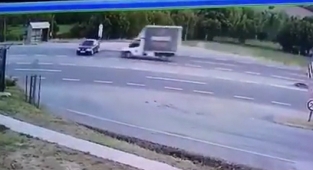 Çan'da kamyonet ile otomobil çarpıştı: 1 ölü