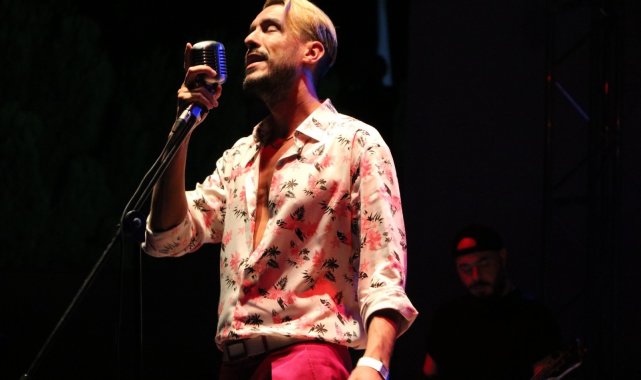 Cem Adrian&#039;dan Denizli&#039;de muhteşem konser