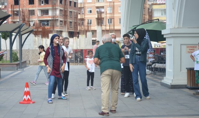 Çocuklar önce öğreniyor, sonra eğleniyorlar