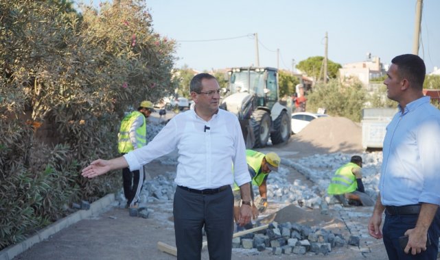 Cunda&#039;nın yollarına granit küp taşı döşeniyor