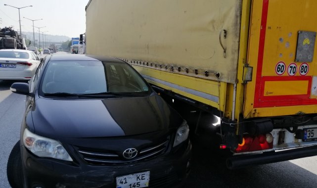 D-100&#039;de tır ile otomobil çarpıştı: 2 yaralı
