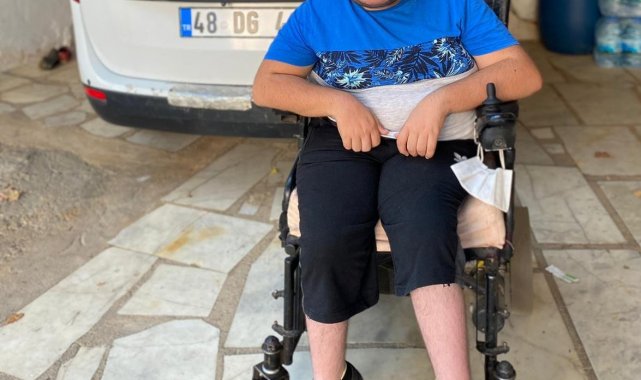 Dengesini kaybedip otomobile çarpan engelli gencin darp edildiği iddiası