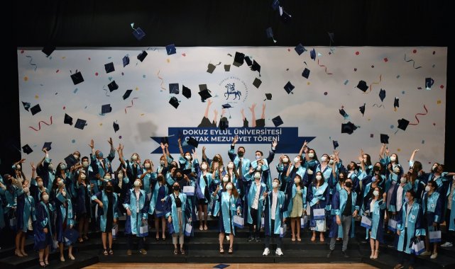 DEÜ'de ortak mezuniyet heyecanı