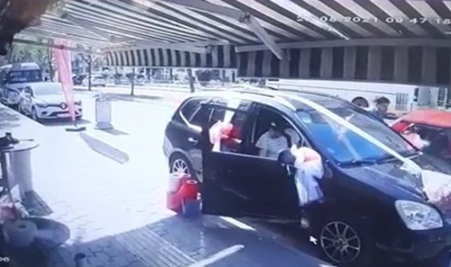 Direksiyona geçen çocuk sürücü ortalığı birbirine kattı