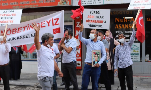 Diyarbakır Anneleri Ağrı'da PKK'yı lanetledi