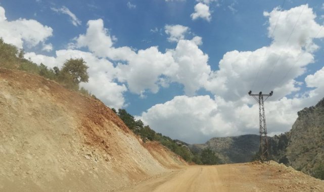 Diyarbakır'da kırsal mahalle yolları yenileniyor