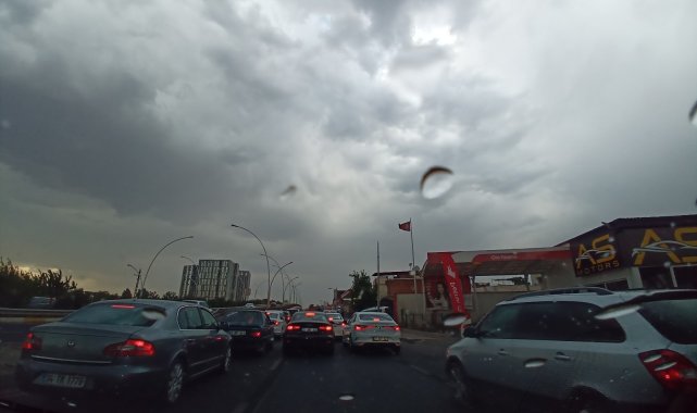 Diyarbakır&#039;da sağanak yağış etkili oldu