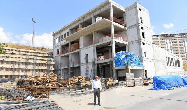 Doğukent Yüzme Spor Kompleksi inşaatı devam ediyor