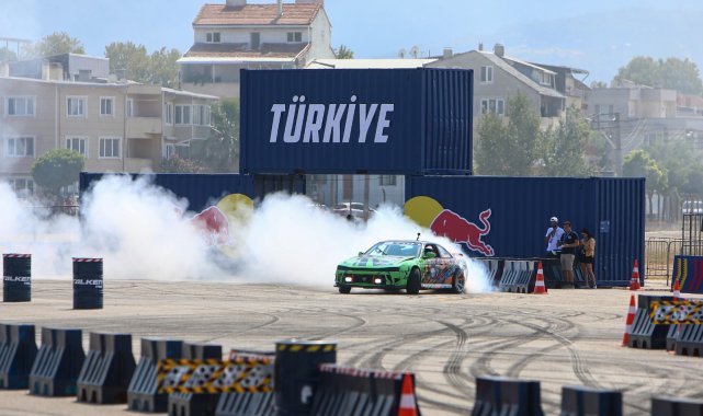 Driftin yıldızları Bursa&#039;da sahne aldı
