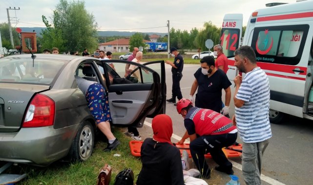 Duble yolda iki otomobil çarpıştı: 4 yaralı