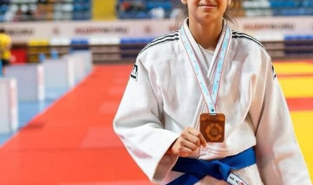 Eda Kahveci Türkiye Üçüncüsü