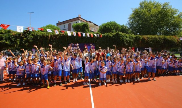 Eftal Doğru Spor Tesisleri, yenilenen yüzüyle sporcularla buluştu