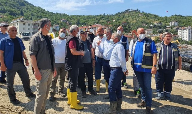 Enerji ve Tabii Kaynaklar Bakanı Dönmez, afet bölgesinde incelemelerde bulundu
