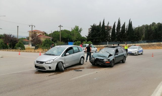 Erdek&#039;te trafik kazası; 1 yaralı