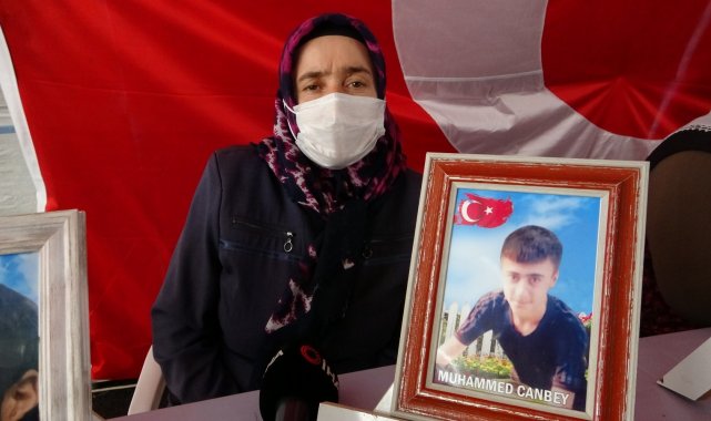 Evlat nöbetindeki anne Ay: "HDP olmasaydı kimse çocukları dağa götürmezdi"