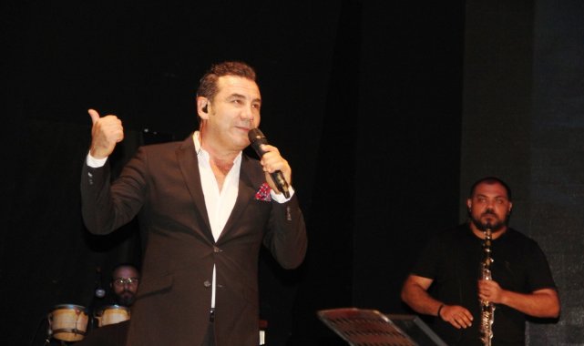 Ferhat Göçer 20 yıl sonra aynı sahneye çıktı