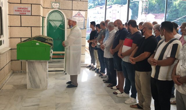 Fransız balkondan düşerek ölen kadın son yolculuğuna uğurlandı