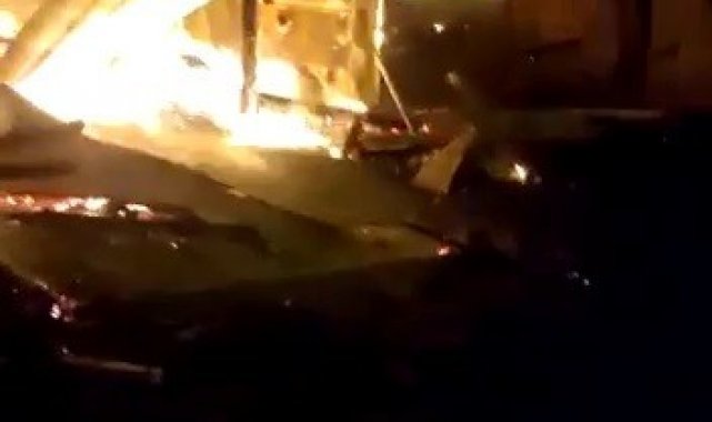 Garajda çıkan yangında arabası, bahçe motoru, motosikleti ve 30 bin lirası kül oldu