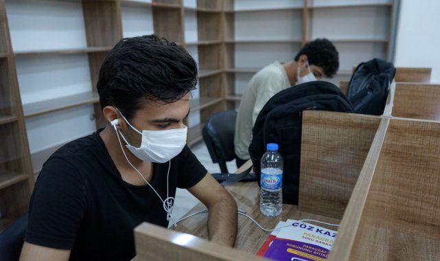 Gençlerin uğrak yeri Karaköprü okuma evleri