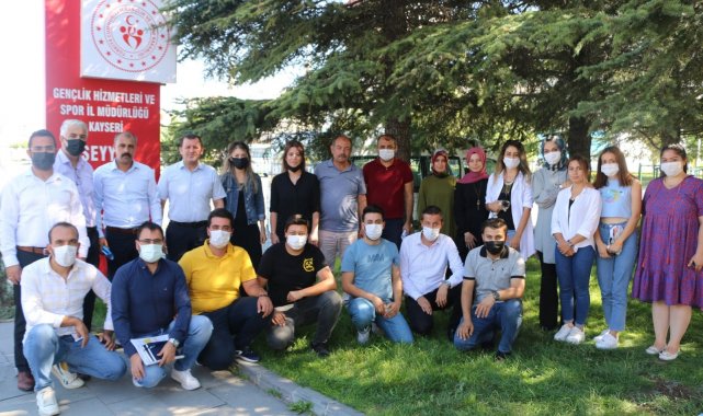 Gençlik merkezi ile değerlendirme toplantısı yapıldı