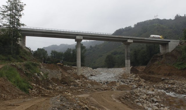 Giresun&#039;da selde şehit olan 5&#039;i jandarma 6 kişi anıldı