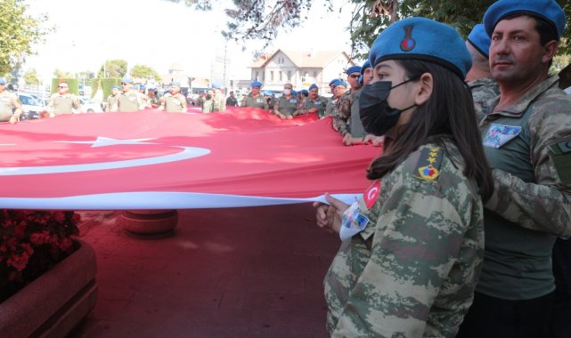 Gökyüzü Kartalları Balıkesir&#039;de şehitleri andı