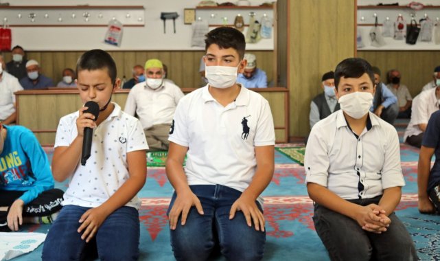 Günyüzü&#039;nde Kuran okumaya başlayan çocuklar ödüllendirildi