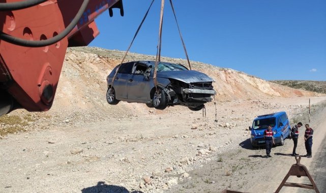 Gürün'de otomobil takla attı: 2 yaralı