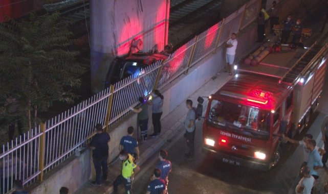 Hafif ticari araç viyadükten tren yoluna uçtu: 1 ölü, 5 yaralı