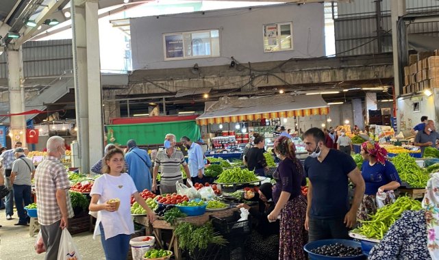 Halk pazarı boş kaldı